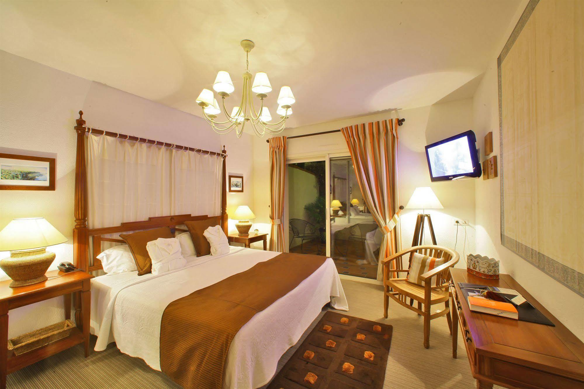 Hotel Les Hortensias Du Lac Soorts-Hossegor Kültér fotó